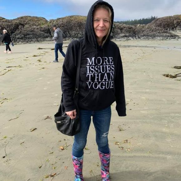 Meet your Posher, Carol - Picture 1 of 1